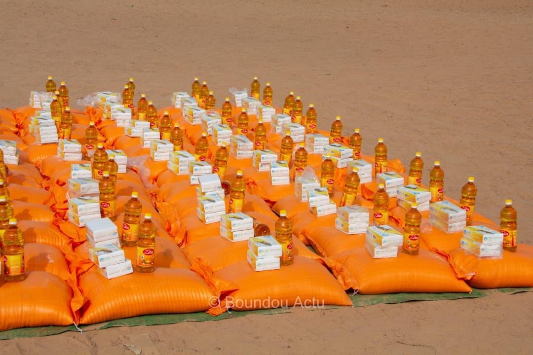 Distribution de kits alimentaires – sacs orange